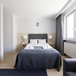 For 4 Near Market Square - Kuznicza 23 *