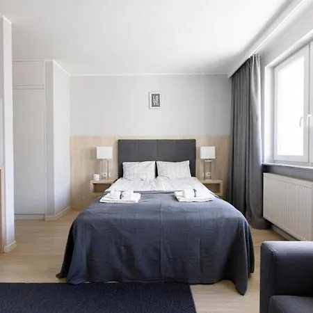 Golden - Street Kuznicza 23 *